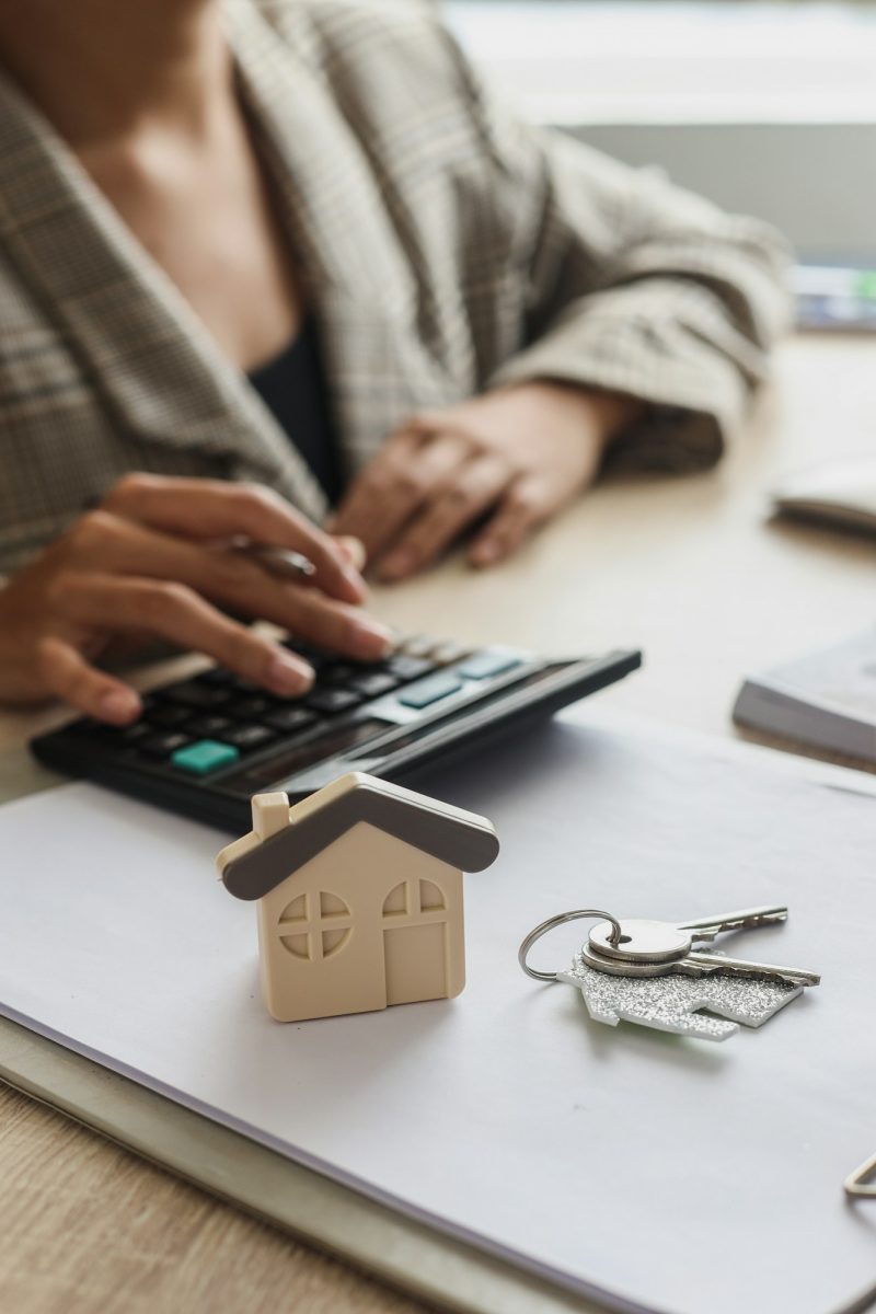 Comment choisir le bon agent immobilier : conseils et critères à prendre en compte
